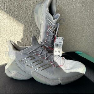 Adidas Patrick Mahomes 1 IMPACT FLX SHOES Gray Sliver  men’s size 12 NWT